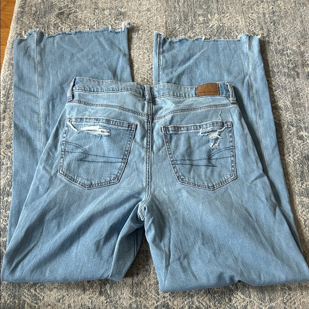 American Eagle Super High Rise Baggy Wide Leg Distressed Jeans - 6 LONG - Picture 3 of 6